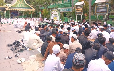 Semangat Menuntut Ilmu dalam Jumat Mubarokah Bersama Kepala Sekolah H. Khoirul Fajri, Lc., M.H.