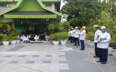 Pemantapan materi manasik haji oleh Ustadz Drs. H. Supian AR