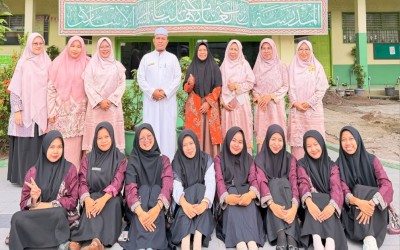 Penuh Kenangan, SMP Babussalam Pekanbaru Lepas Mahasiswa PLP Universitas Riau