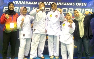 SMP Babussalam Borong Prestasi di Kejuaraan Karate Inkanas Open Piala Kapolda Riau 2025